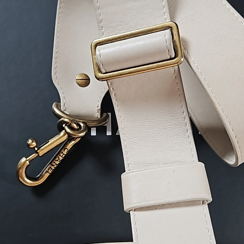 CHANEL 14S Flap Bag Crossbody Cream Leather Gold Chain CC Logo w/Box + Card - Picture 3 of 16